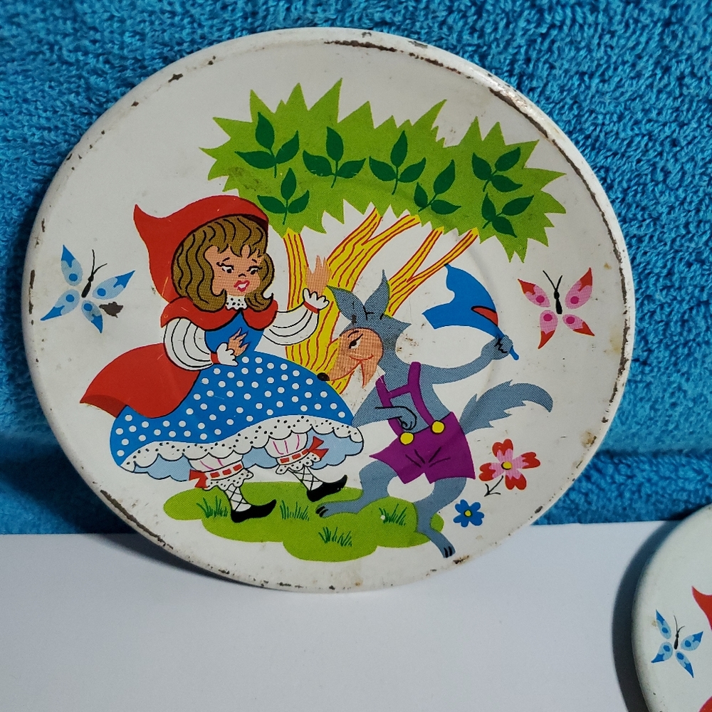 Vintage Little Red Riding Hood Metal Kid’s Plates Vintage Toys - Picture 2 of 7